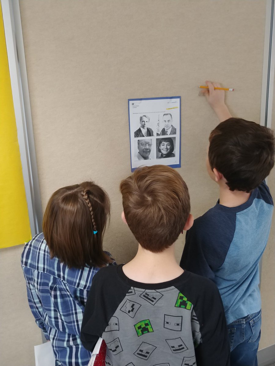 BogdasBrainiacs's tweet photo. 4C Ss collaborating using student generated discussion norms to infer our next Rdg unit through a "carousel" activity. Using text, quotes, pictures, and videos! ❤️ @StemMcKinley @McKinley4th https://t.co/SuHKAPLPig
