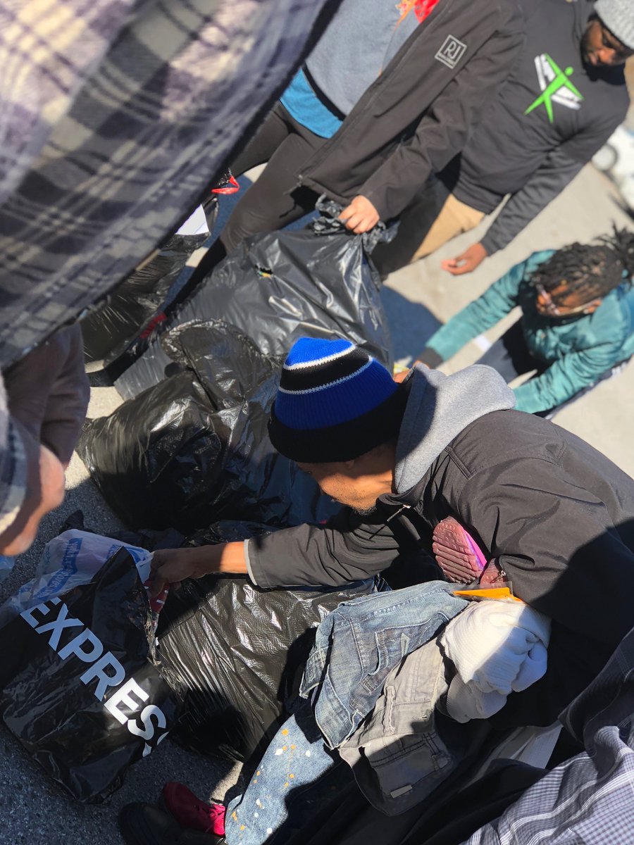 rjmillennial's tweet photo. RJ Management had the pleasure of joining @CapoTunji &amp; @uplift_msu for #projectheatthehomeless The morning of Thanksgiving 2017 we donated gently worn clothes to the less fortunate in #baltimore MD. 

We visited, Code blue Shelter, My Brothers Keeper, &amp; Project Plase! https://t.co/Kf8sMcett2