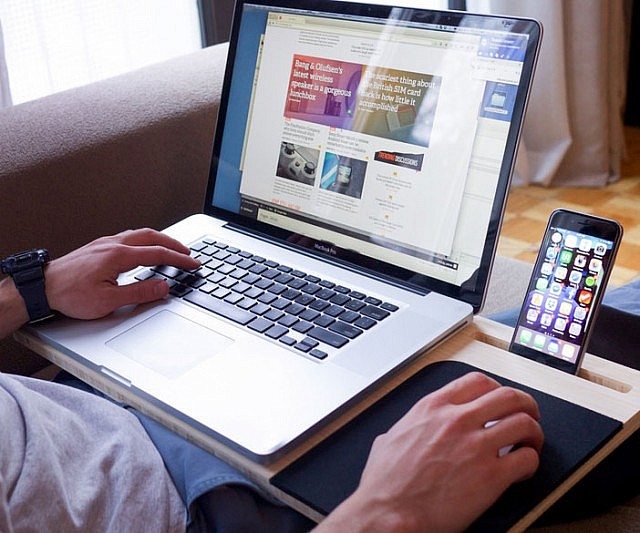 2017santa's tweet image. Laptop / Tablet / Phone Mobile Desk - tiwib.co/laptop-tablet-… #ComputerGeekery #GiftsForMen #giftideas #gifts