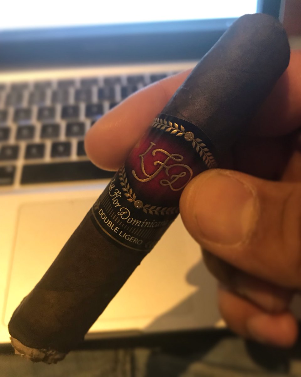smokindaddys's tweet image. Working the right way! #freewifi #lfdcigars #thechisel #cigars #cigarlife #cigarlovers #workhardplayharder #coopercity #hollywoodfl #davie #pembrokepines