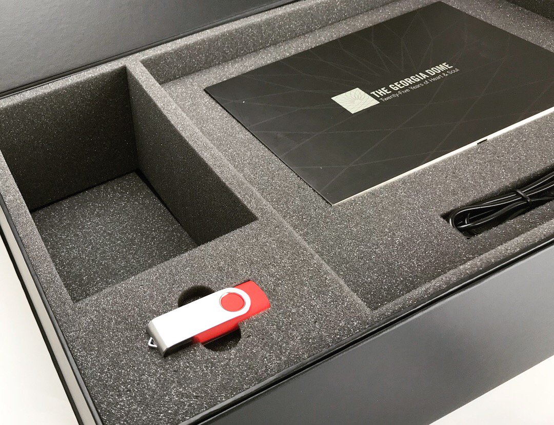 SunpackDotCom's tweet photo. These boxes were made to commemorate the Georgia Dome. #georgiadome #georgiadomeimplosion #atlanta #atlantafalcons #presentation #commerative #collectables #packaging #branding #marketingkit #marketing #videocard #usbpackaging #madeinminnesota #handmade #domefarewell https://t.co/CY8t7uc8gv