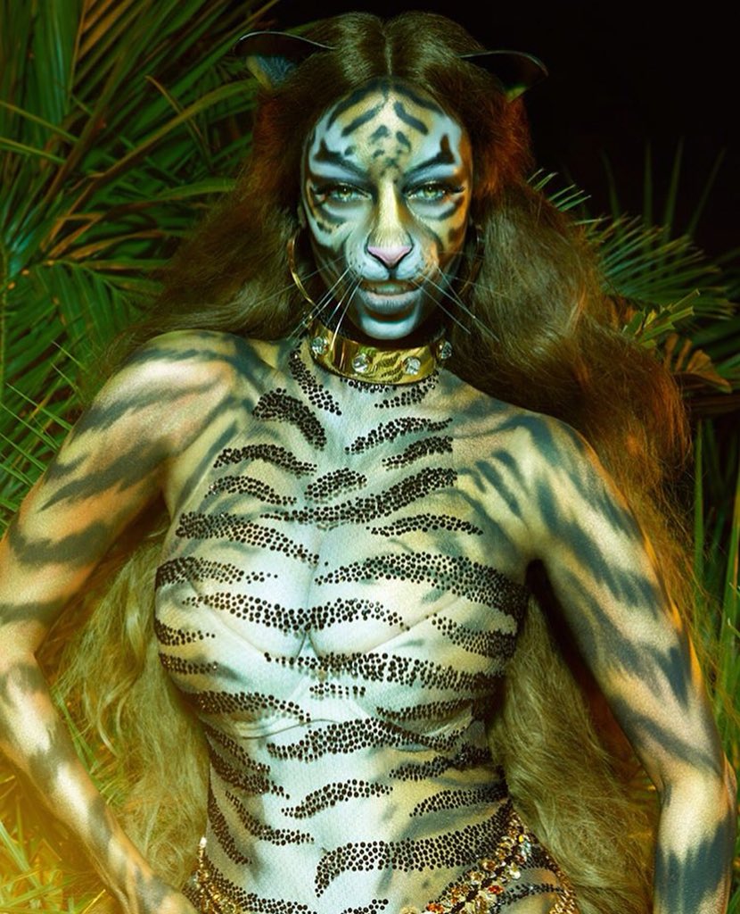 aVeryRichBish's tweet photo. Tyra Banks was NOT playing with this Paper Magazine photoshoot https://t.co/47DR7s3i0Q