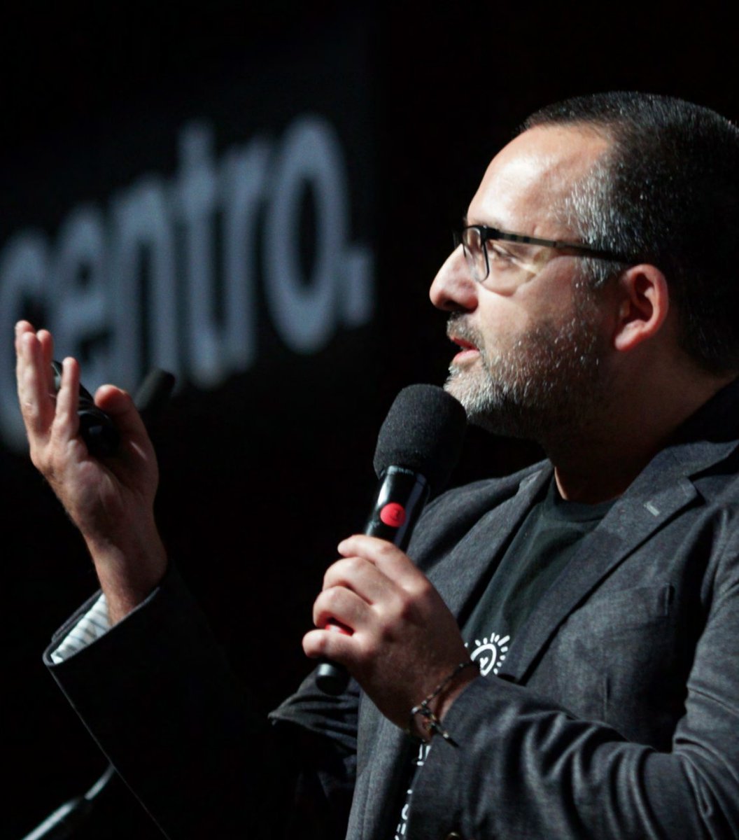 UMInteractive's tweet photo. Part 1: Congrats to our #ProfessoroftheWeek @albertocairo! Prof. Cairo is from CoruΓ±a, Spain. He teaches Into to Infographics and Data Visualization and 3D Design and Infographics. #canesinteractive #schoolofcommunication #datavisualization #infographics #datagenius https://t.co/ujFqEPJqEH