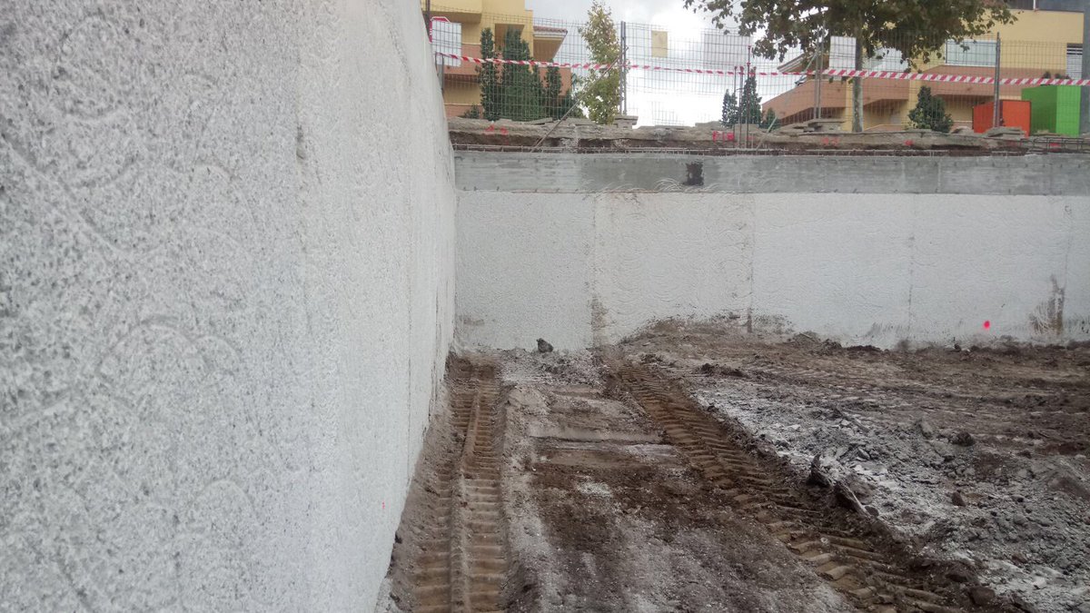 pantallax's tweet image. Así nos esta quedando el #Fresado Rugoso de #murospantalla para un estudio de TV. El fresado PANTALLAX no solo despoja al muro pantalla de tierra y bultos de hormigón, sino que lo dota de planimetría y acabado final, imprescindible como base para una correcta impermeabilización