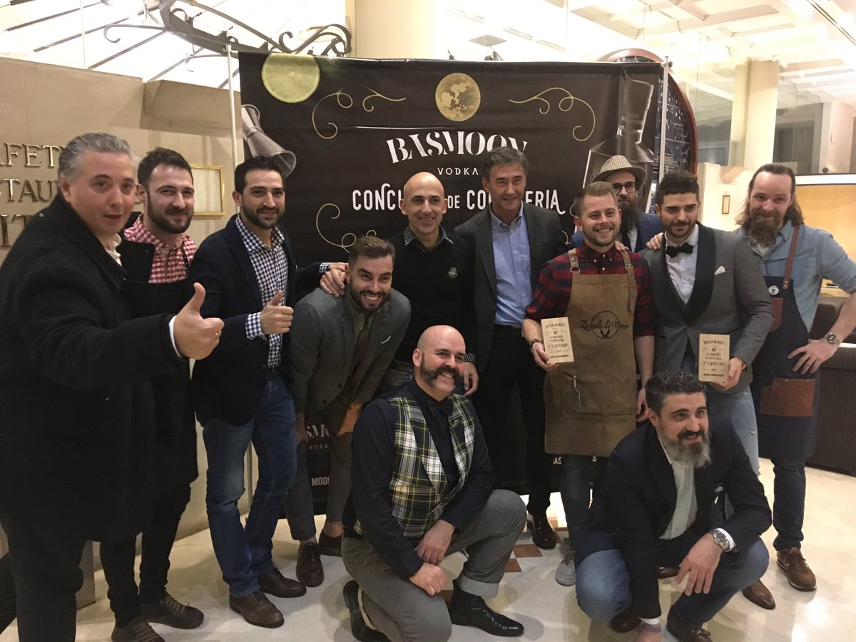 aitorbuendia's tweet photo. Y el II Concurso de Coctelería #BasqueMoonshiners de @basmoonvodka se fue para... ¡Bilbao! Zorionak Álvaro Fernández "La mula de Moscú" https://t.co/6f3Ld2XedB