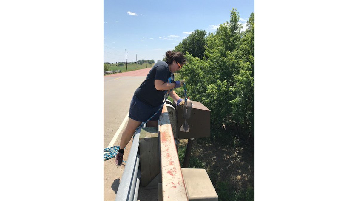 "The #Vermillion was significantly different compared to the other tributaries in terms of nutrient load, compared to the James and Big Sioux"! Check out Bethany's blog, a #sustainableRIVER #REU student, about the impact of drought on suspended load tinyurl.com/droughtsediment