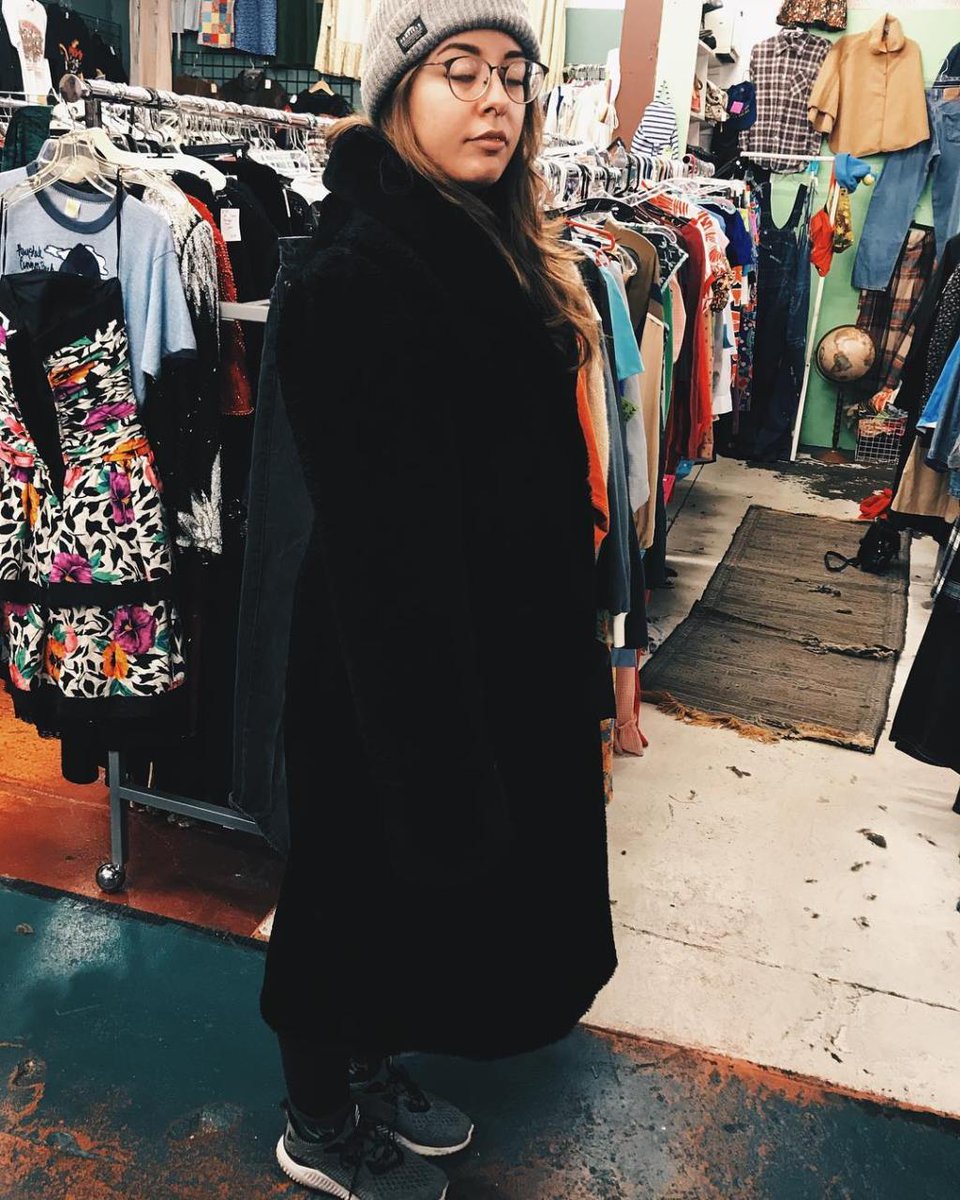 tinyinstruments's tweet image. Now tell me who’s your housekeeper and what you keep in your house? tnynstrmnts.com/2017/11/27/now…