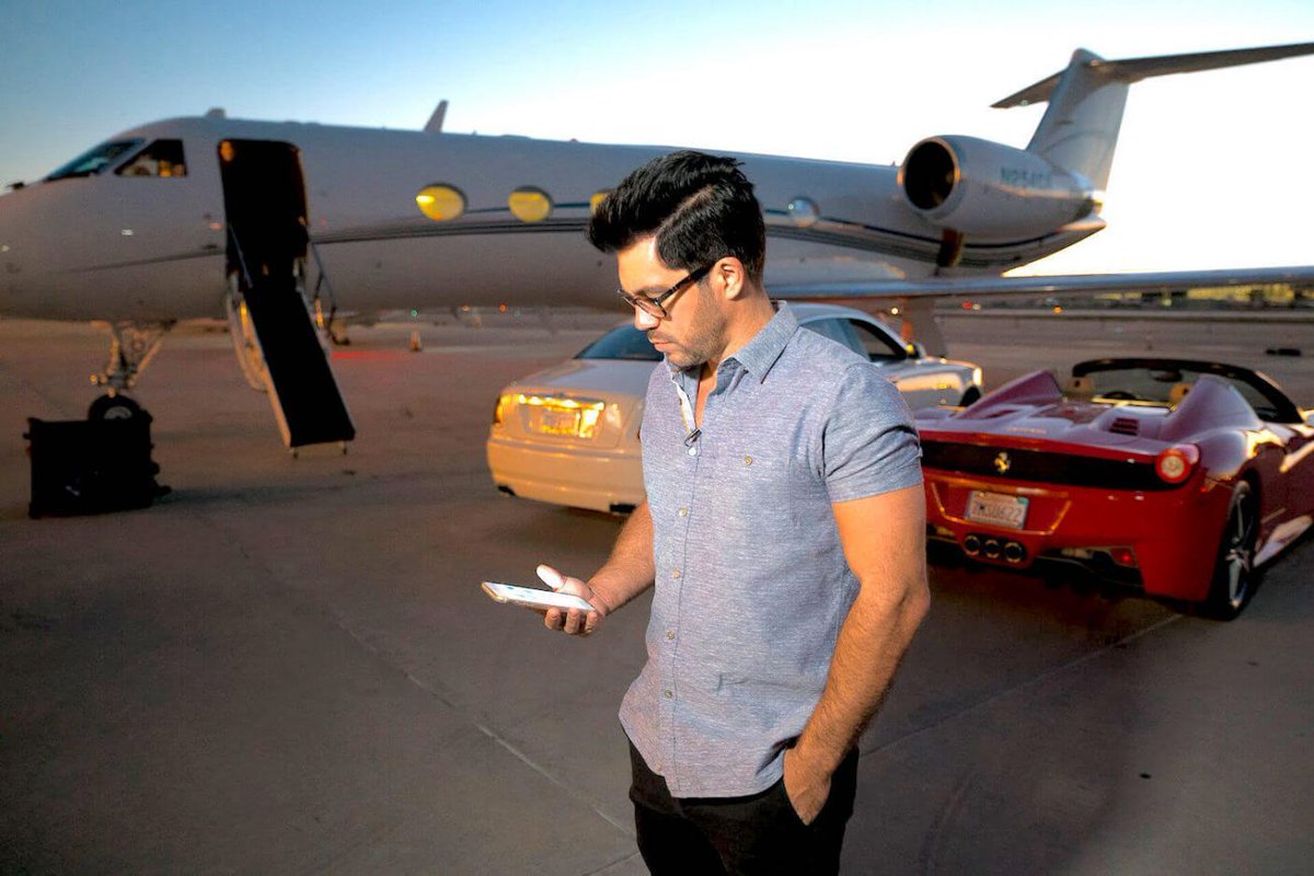 jasonninc's tweet photo. “If I had a choice between having 100,000 random followers or 10,000 highly targeted niche followers, I’d pick the latter. You can make $1 per day per niche follower—about 100 times the revenue possible per follower compared to a broad audience.” @tailopez https://t.co/U5IR7BCu4A https://t.co/U0Fidou6SI