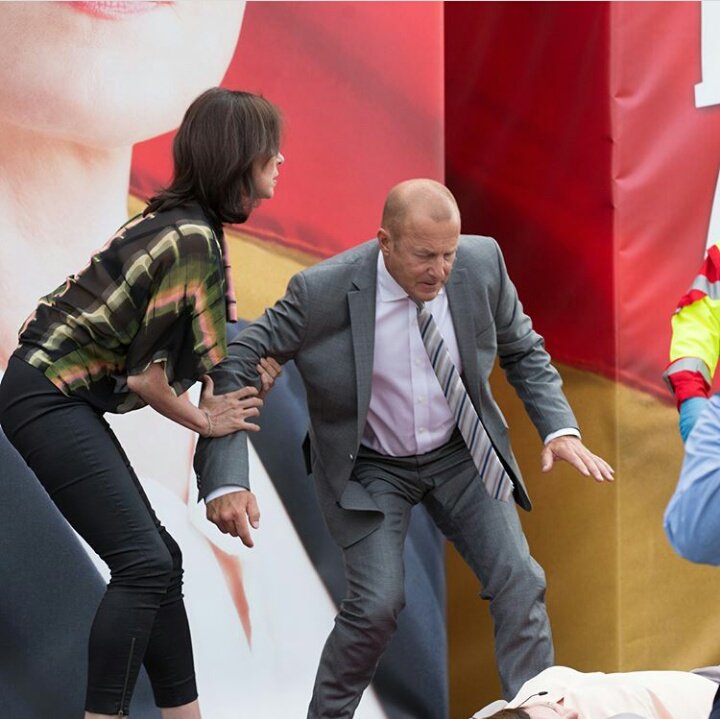 isabellamisceo's tweet photo. From #BerlinStation IG account other pics of 208 #MichelleForbes  #HeinoFerch #ScottWinters #AshleyJudd https://t.co/2sBt288o5H