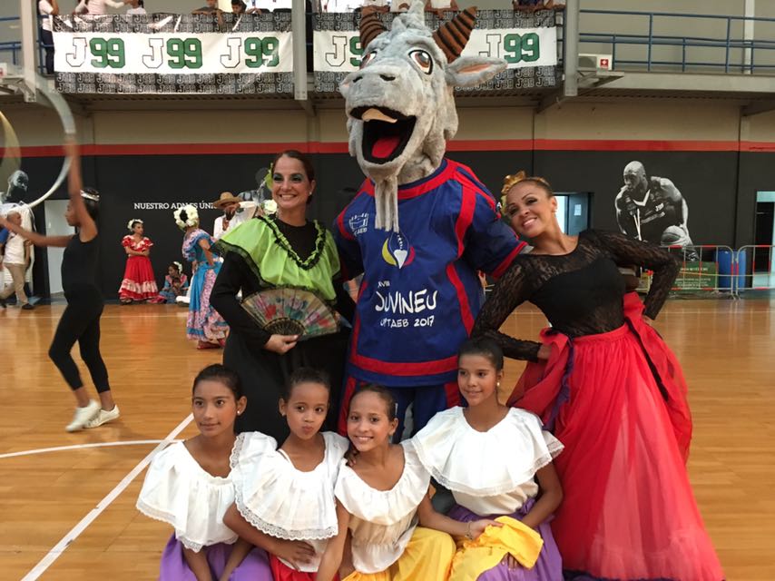 juvineu2017's tweet photo. #Hoy Celebramos la victoria de la Paz. Vamos todos al Domo Bolivariano con los JuvineuUptaeb2017. #JuvineuSomosTodos @uptlara https://t.co/at3JbdU4ut