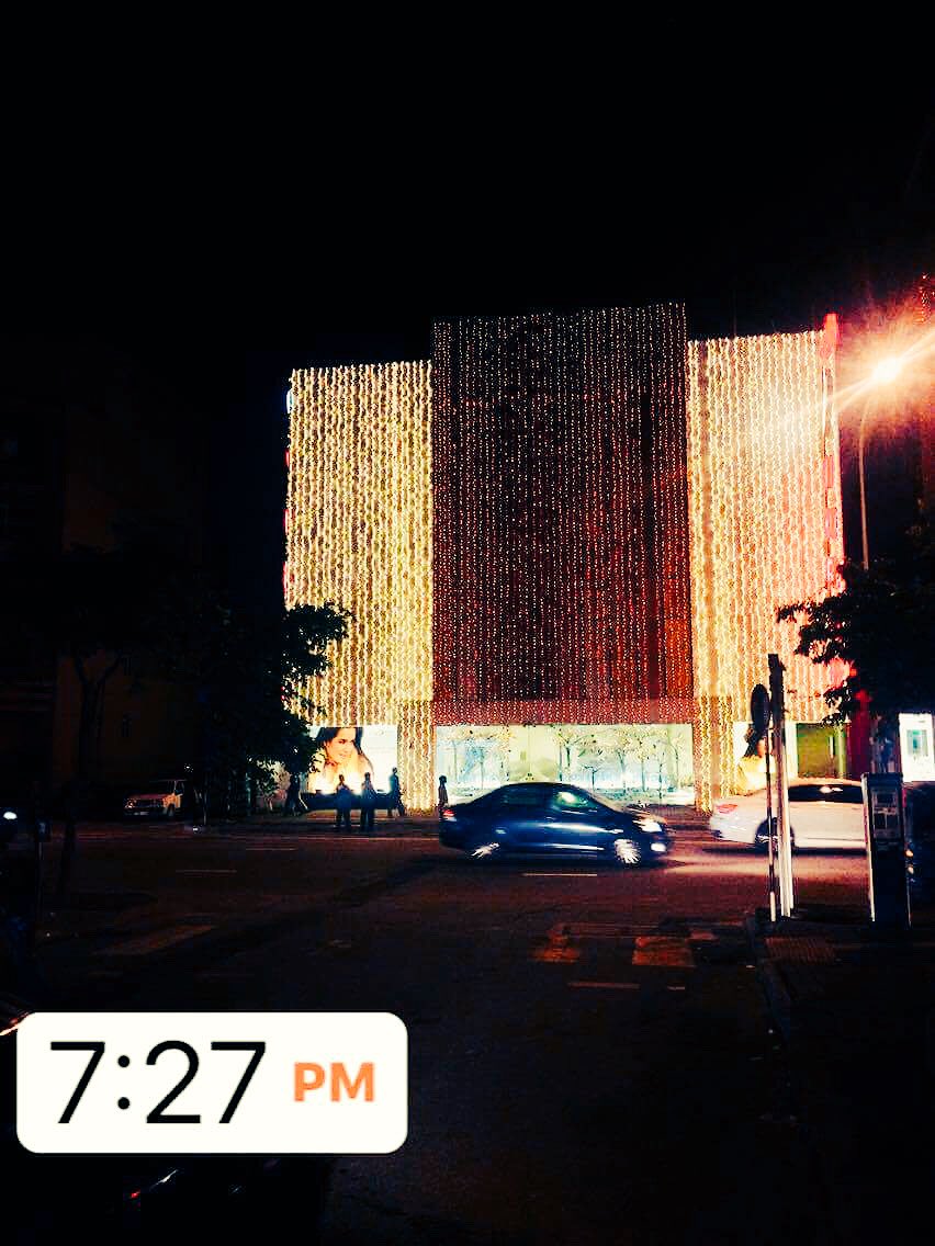 D_Senanayake's tweet photo. Colorful #Christmas decorations at #Colombo5 https://t.co/38OZ0jdhHz