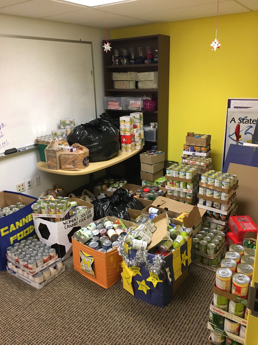 GoUMDearborn's tweet photo. Great work by @UMDearbornSAAC and the entire @GoUMDearborn community on the most successful Canned Food Drive to date. 2,186 items donated to the @UM_Dearborn Student Food Pantry 
https://t.co/kYwbiToQCI
#bornBLUE https://t.co/lGI2OX51X3