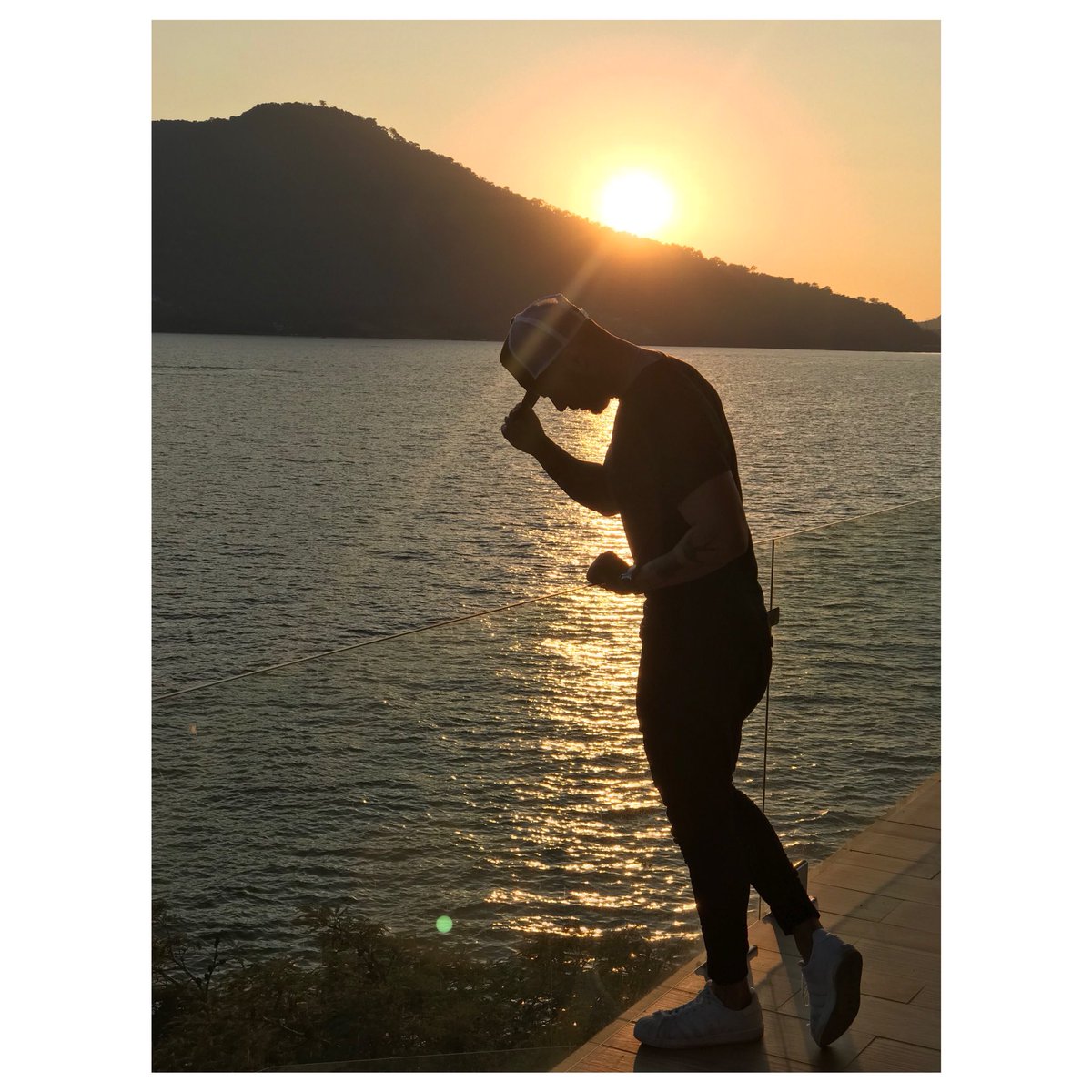 JoseRon3's tweet photo. Adoro a la gente detallista, no de comprar regalos, sino de regalar momentos ✨ #LunesPower 🎶❤️🦁 
Bendiciones!!! https://t.co/bdyPcoh7Rk