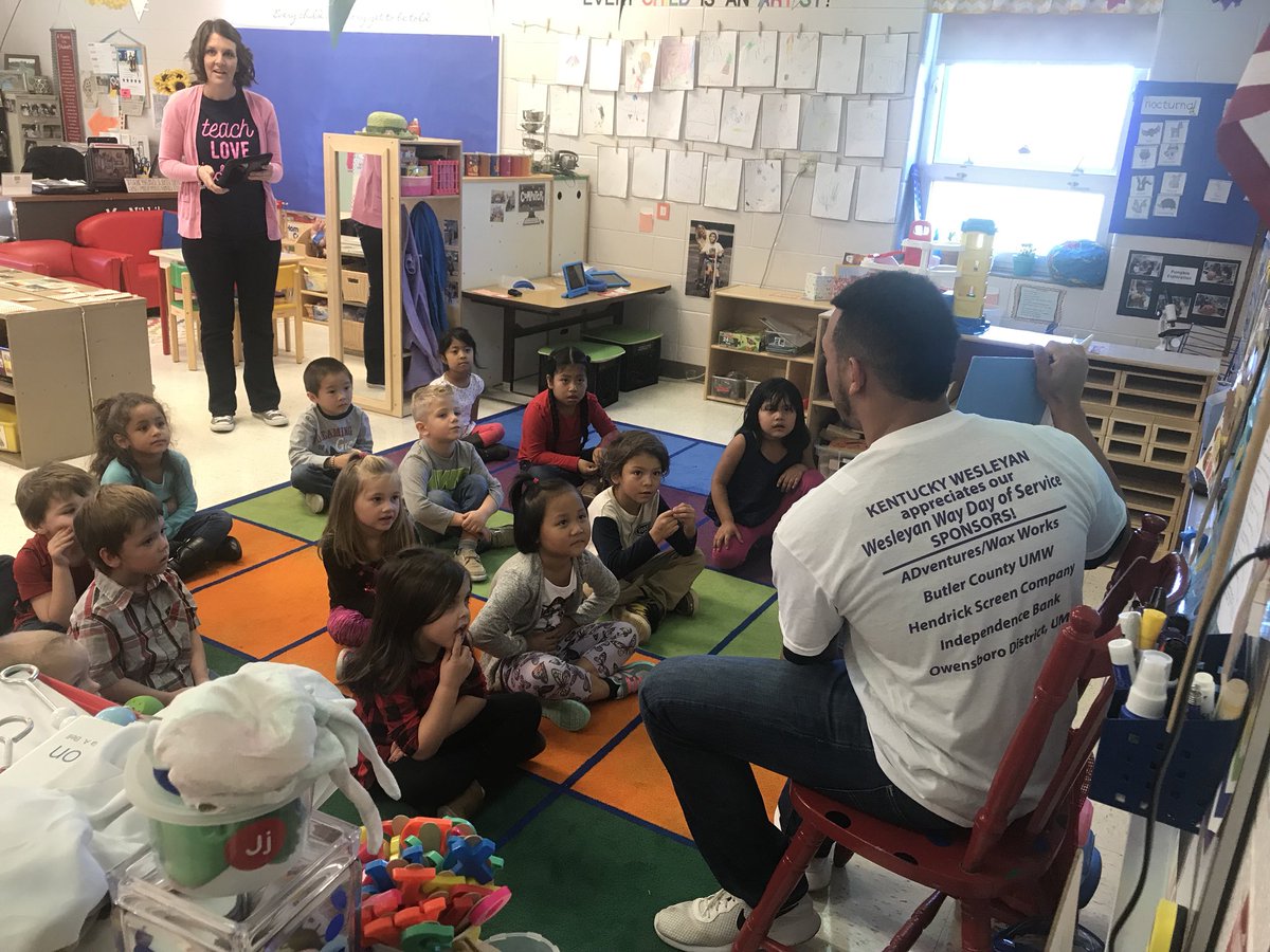 kwc_baseball's tweet photo. Our scholar-athletes enjoyed reading to Burns Elementary for Wesleyan Way Day of Services #BookWorms #WesleyanServes https://t.co/X4SiAluMwU