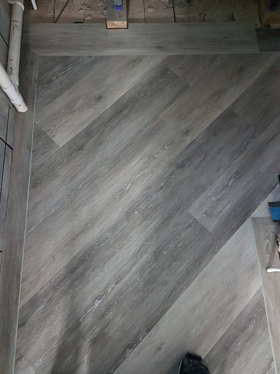 DW_Flooring's tweet photo. #mymapeiproject from today. @PolyfloratHome camaro boathouse oak with @QA_Flooring stone strips on @MapeiUKLtd #ecofixps and @HansonPlywood #sp101 in #hernebay https://t.co/dv6txPF93h