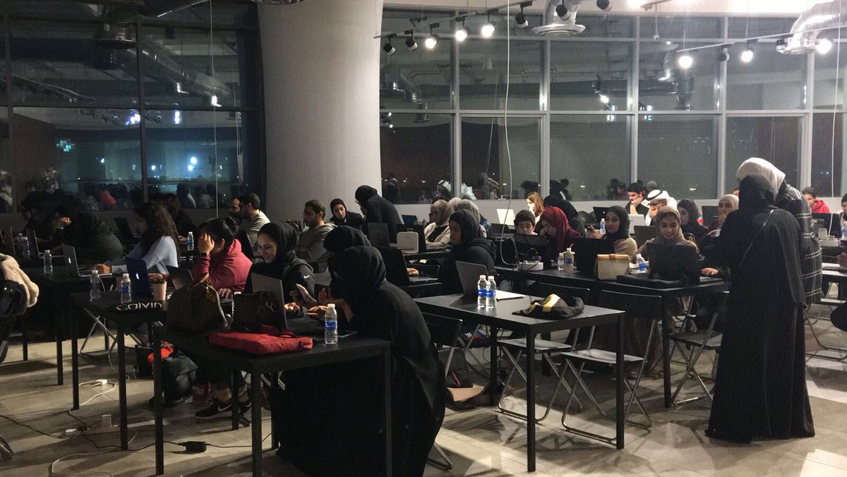 IscKu's tweet photo. @ThePromenadekw ((Day 2 )) Website Development Workshop in promenade mall hawaly ❤️💙 https://t.co/H3olmr63zQ