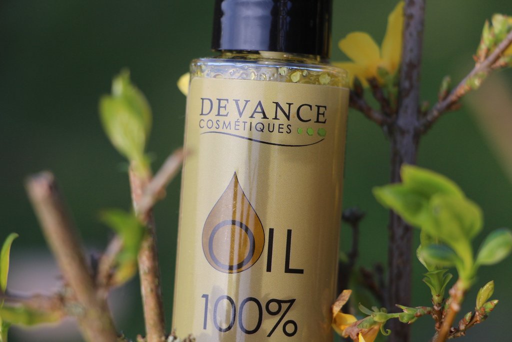 Un soin capillaire pour redonner vie et douceur à vos cheveux, le tout de manière naturelle, c'est le soin #devancecosmetiques 👉 ow.ly/bfym30gP3Cj #govegan #soinscapillaires #cheveux #veganstuff