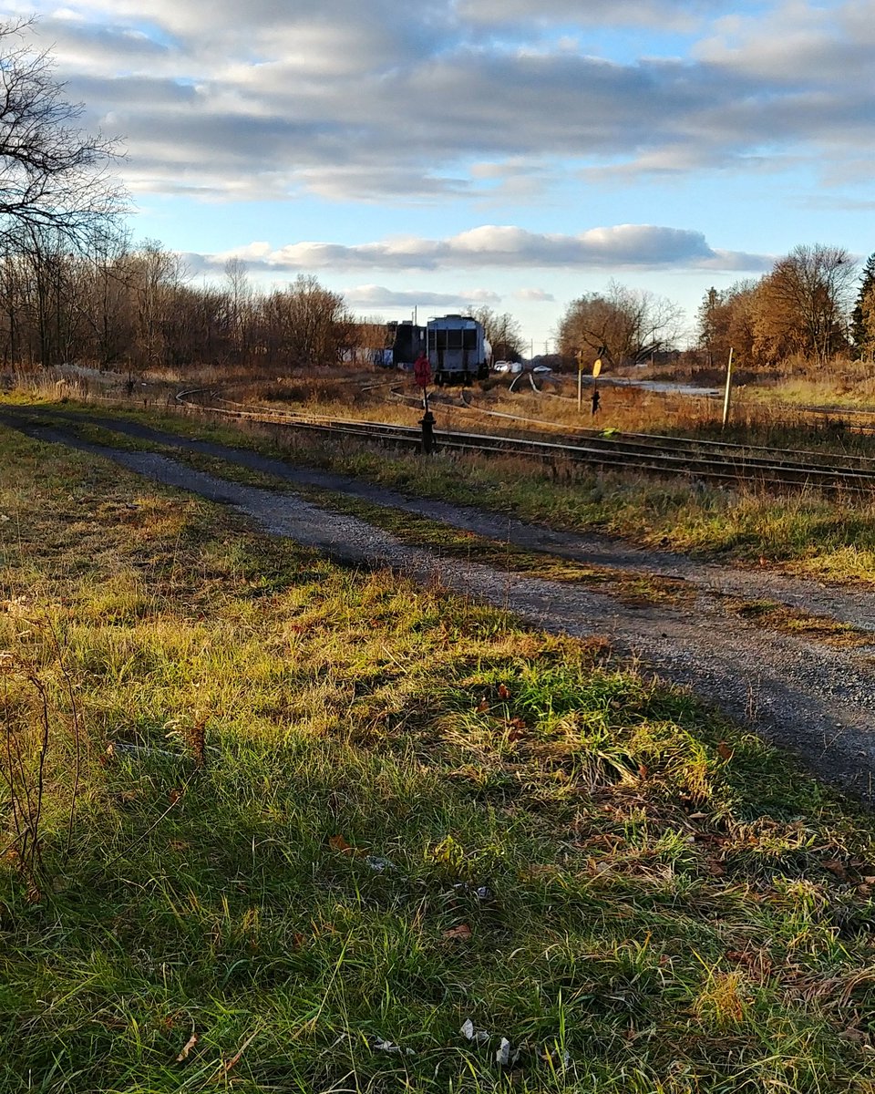 cstwrt's tweet photo. Guelph Junction on my walk to work... #documentinglandscape https://t.co/fFUxH7zheV