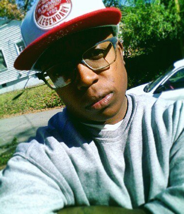 cuteazzjay86's tweet image. Such a beautiful day out here! 😍🔥 Had to stop and take a pic! 📷❤💯 #snapback #gaymodel #studmodel #fittedhats #monday #cuteselfie via Facebook ift.tt/2AfjZCr