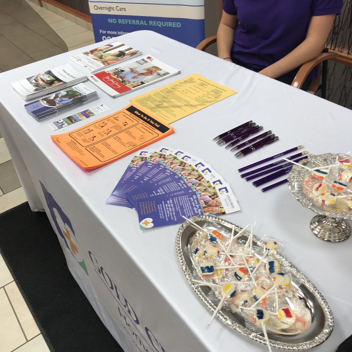 Care_giver_cafe's tweet photo. Working together with @FirstOntarioCU to create awareness in our community to Prevent Falls in older adults #goldcrosscares #fallpreventionmonth #PreventFalls2017 #seniorcare #homecare #healthcare #health #aging #seniors #life #happy #care #communitypartnerships #hamiltonontario https://t.co/yp91EkMvlO