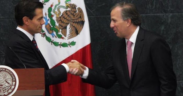 jgarciabejos's tweet photo. José Antonio Meade es un hombre leal e integro. Predica con el ejemplo, sencillo y capaz, maneja su coche, te lo encuentras en el avión y comparte una torta. Por si fuera poco, un extraordinario y preparado funcionario público. https://t.co/d92LEKUavr