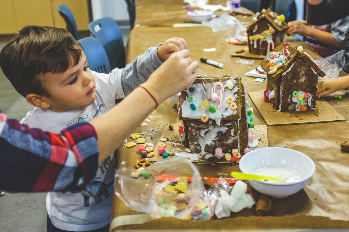 ThinkeryATX's tweet photo. Hey, Austin—don't miss out on our super sweet #CyberMonday sale. #GingerbreadWorkshops are 20% off today! 🍭 https://t.co/9kW1sCmuvo https://t.co/pvpIe3xVdt