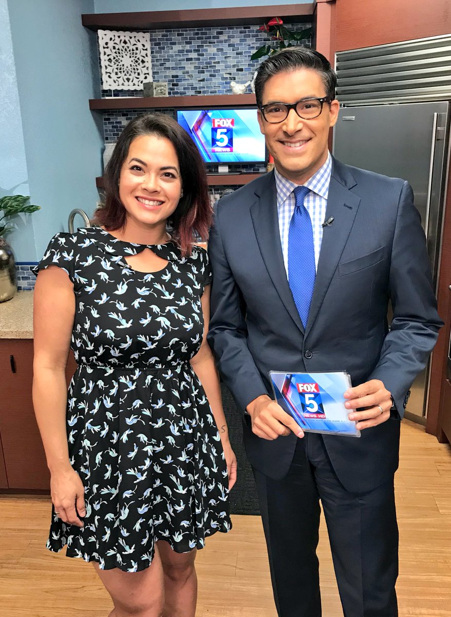 TrailsEatery's tweet photo. #MeatlessMonday recipes from this morning at @fox5sandiego with @RaoulFOX5 are up on our website - courtesy of @spkcooks! 💚 

Perfect for the rainy day!

✨ https://t.co/4GixAhR0VC ✨ https://t.co/43IyA6qk3n