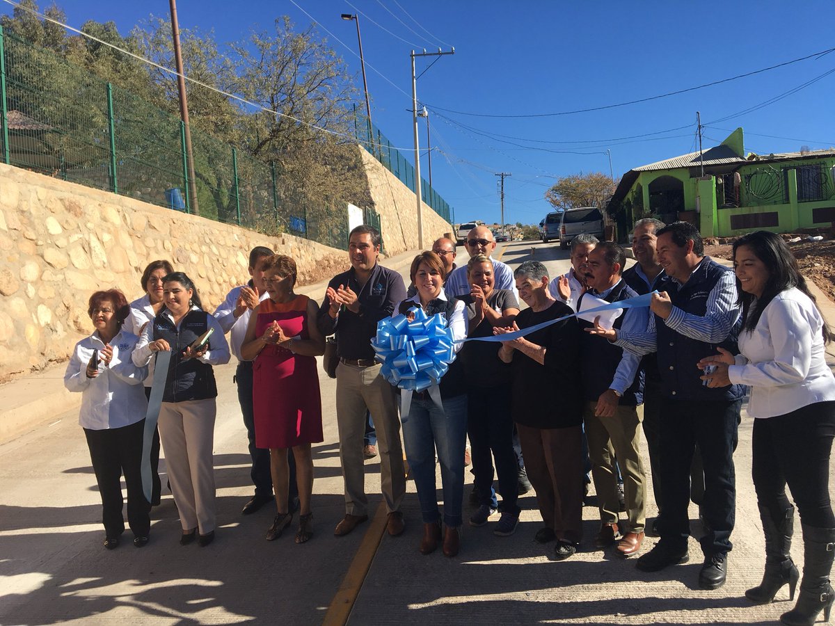 LETICIAAMPARANO's tweet photo. En el corte del listón de la Calle Huatabampo en la Col. Pueblo Nuevo.
Gestión que hicimos por más de $1,400,000 pesos.
Ahora si que les podemos decir a los vecinos #CompromisoCumplido https://t.co/ksSADLywSb