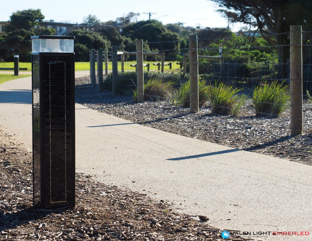 EMBERLED's tweet image. The VERTAIC COLUMNS  and VERTAIC BOLLARDS are ideal for outdoor landscapes applications including pedestrian pathways, sidewalks, and walkways.