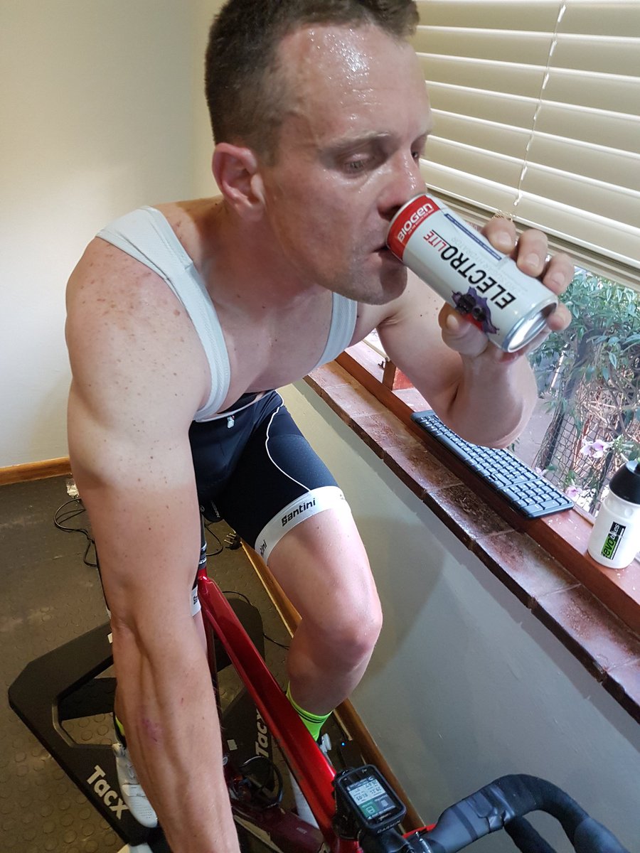 Henko33155025's tweet photo. By far my favourite BIOGEN ELECTROLITE booster when pushing the IDT watts @BiogenSA, @MomentumZA, @DrylandZA #TANKWATREKVIP https://t.co/IyknNWoIHe