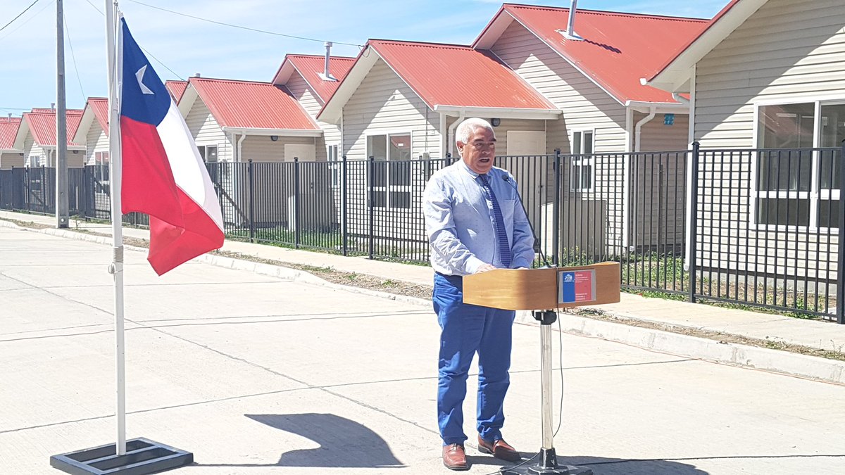 MuniChileChico's tweet photo. Inicia ceremonia en la que Comité Villa El Calafate recibe las llaves de sus nuevas viviendas en #ChileChico. Son más de 40 beneficiarios!! https://t.co/Pld8u5nuuT