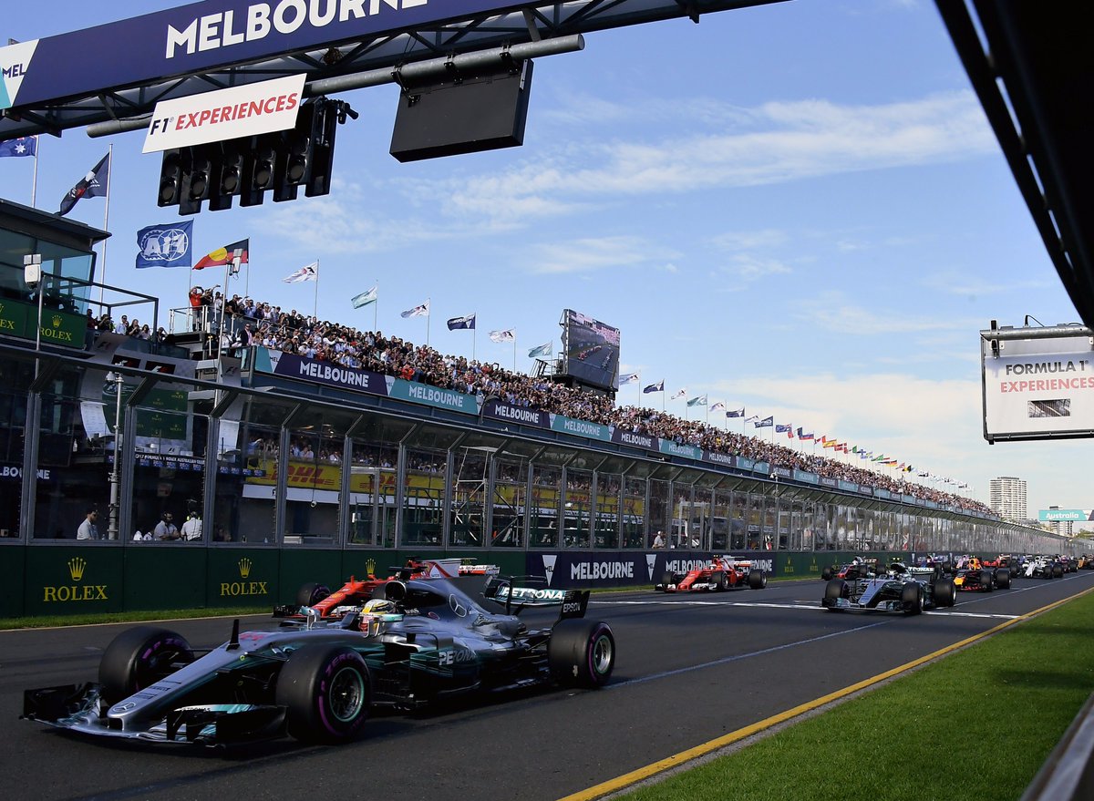 F1's tweet photo. 2018 RACE DAYS:

MARCH 🇦🇺
APRIL 🇧🇭🇨🇳🇦🇿
MAY 🇪🇸🇲🇨
JUNE 🇨🇦🇫🇷
JULY 🇦🇹🇬🇧🇩🇪🇭🇺
AUGUST 🇧🇪
SEPTEMBER 🇮🇹🇸🇬🇷🇺
OCTOBER 🇯🇵🇺🇸🇲🇽
NOVEMBER 🇧🇷🇦🇪

Missing #F1 already?

Just 119 days until LIGHTS OUT in Melbourne 📸

#MondayMotivation https://t.co/HAZEywOmZh