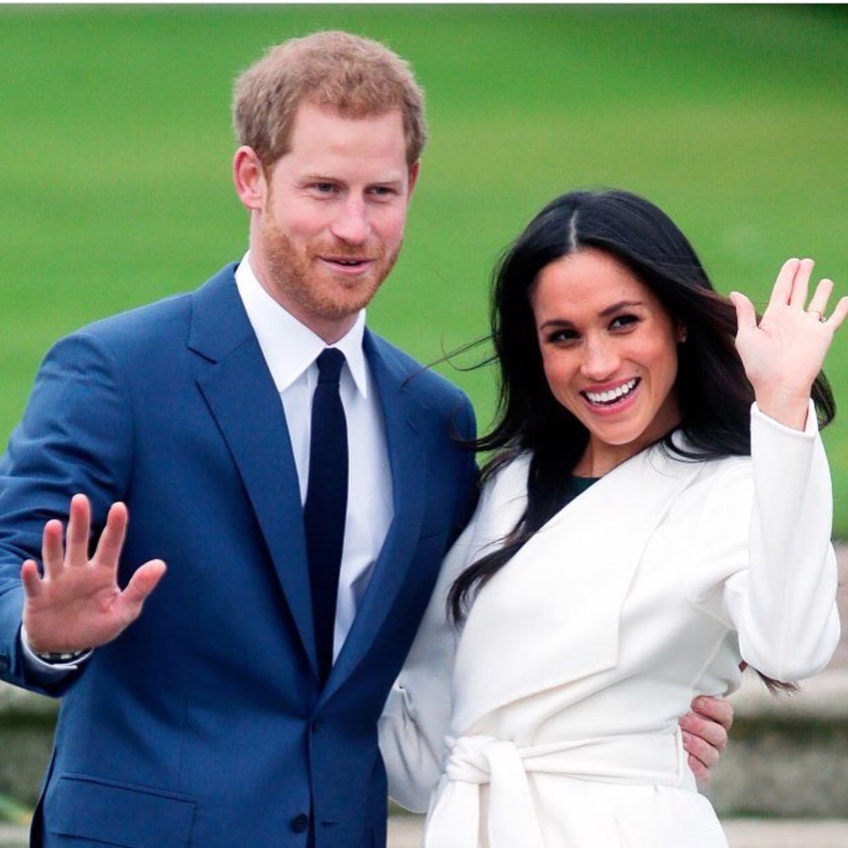 JoshGov's tweet image. In @FRINGEonFOX’s alternate universe, is agent Amy Jessup royalty?