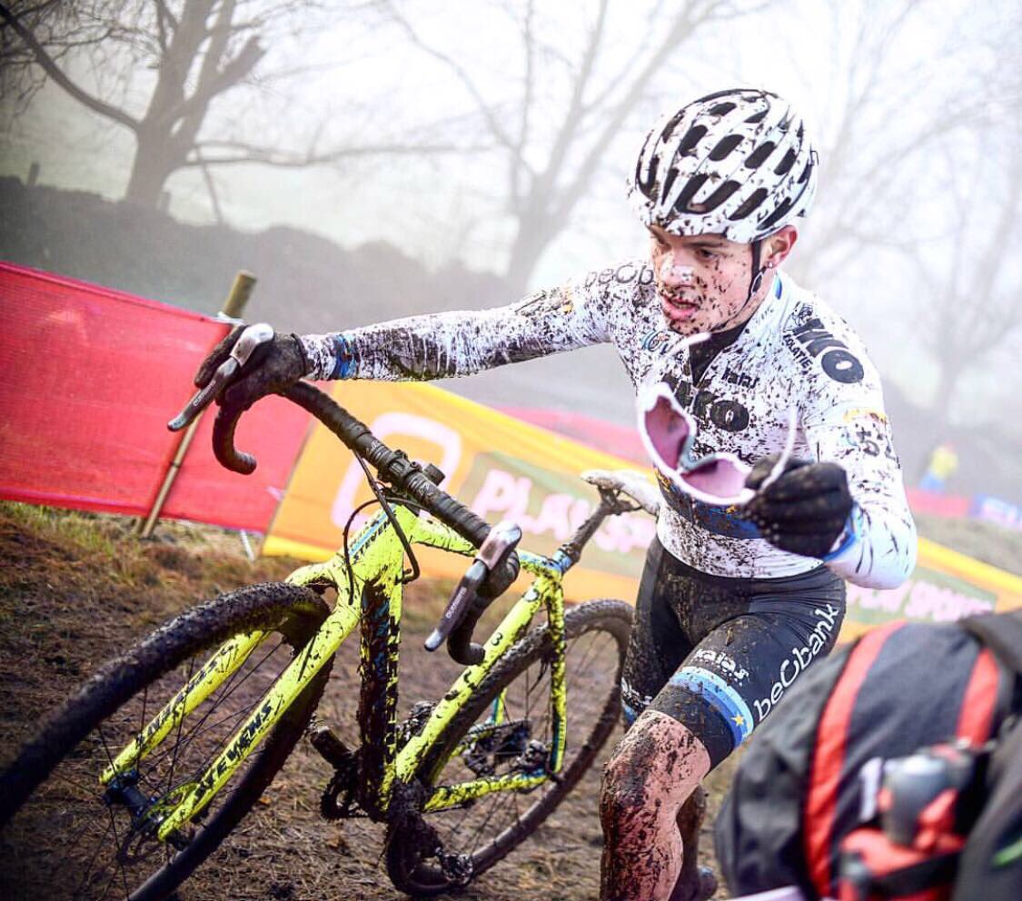 RouillerLoris's tweet photo. Never give up, that's what I keep in my mind after this weekend ✌️After a disappointing 4️⃣th place saturday in Zeven 🇩🇪 for the #UCICXWC, I took my revenge one day later in Hamme! 🏆💐

📸@Start_boxbe ➖@Lizzi_cyclist68 ➖ TFOTO https://t.co/Y4jiJpVLLY