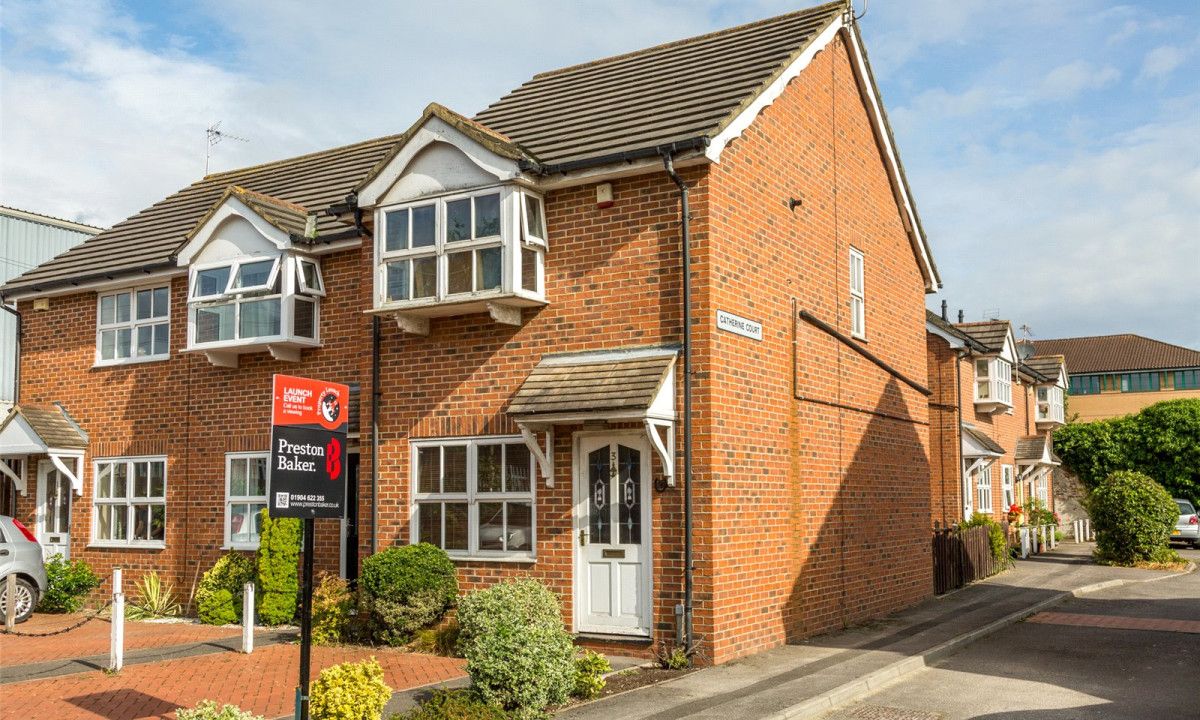 #York INVESTMENT OPPORTUNITY | Catherine Court | £190,000 

Two bed modern end terrace in a quiet cul-de-sac with good road links and easy access around the city. buff.ly/2A8AgeR