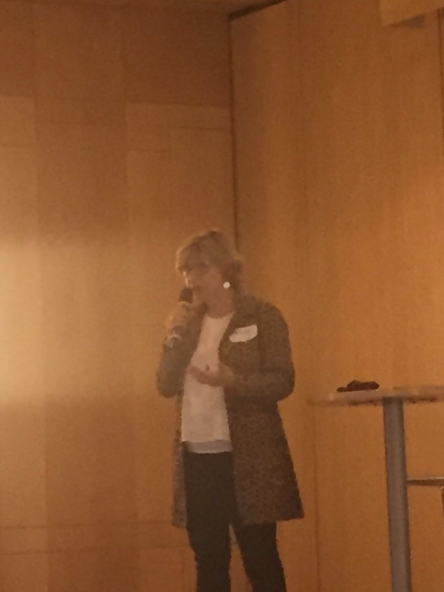 Femme, je developpe mon réseau aujourd'hui et je prépare demain <a href="/ESCPeurope/">ESCP Business School</a> <a href="/ladyrezo/">Isabelle Sthémer</a> <a href="/hedwigef/">Hedwige Carré</a> <a href="/barret_anne/">Anne Barret 🎀</a>