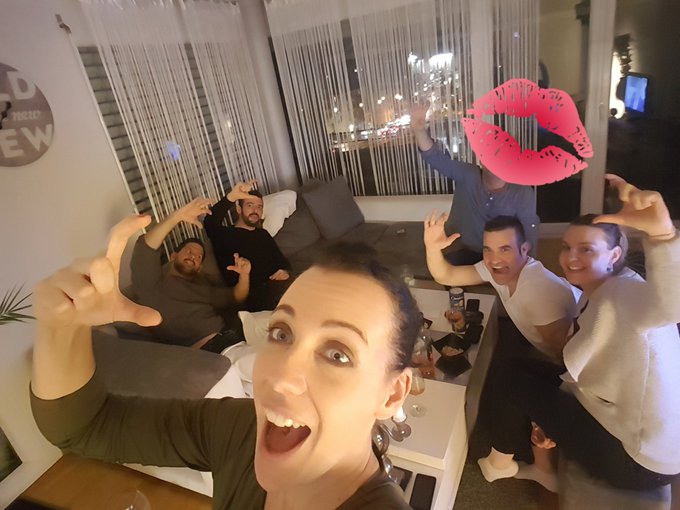 Soir&eacute;e au top avec l'&eacute;quipe ! @LorenzoViota et @Rickvegas34 pour @CapoupasCapPROD !  😄 Bisous https://t<a class="tags" href="/tag/lorenzoviota">@lorenzoviota</a><a href="/tag/footfetish"class="tags"><span>#footfetish</span></a><a href="/tag/capdagde"class="tags"><span>#capdagde</span></a>