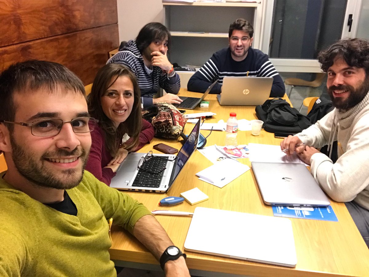 joan90plana's tweet photo. Acabant de preparar el ple d’avui! Comencem a les 20:00 per tothom que ens hi vulgui acompanyar! 😃 #aRoses #fentderegidors #Ajuntament #CasaMallol #CityHall #Democracy #pleRoses #amigcami #continuaelllargviatge https://t.co/kcd5zHIT46