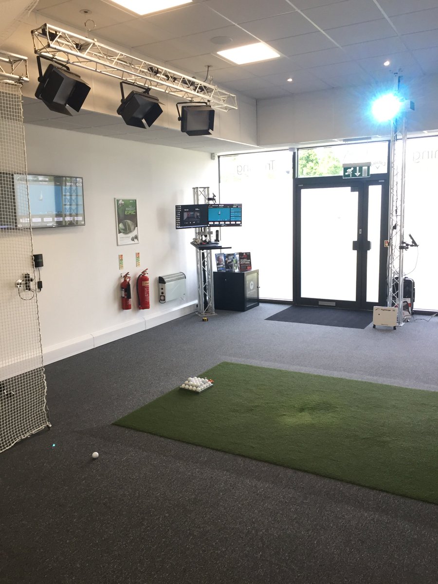 iGolfStudio's tweet photo. **COMPETITION TIME: Book any lesson for the month of December and you’ll be entered in to a competition to win a free 1 hour lesson worth £60.00!! ❄️🎁 #ChristmasIsComing https://t.co/XaDMcfsOCM