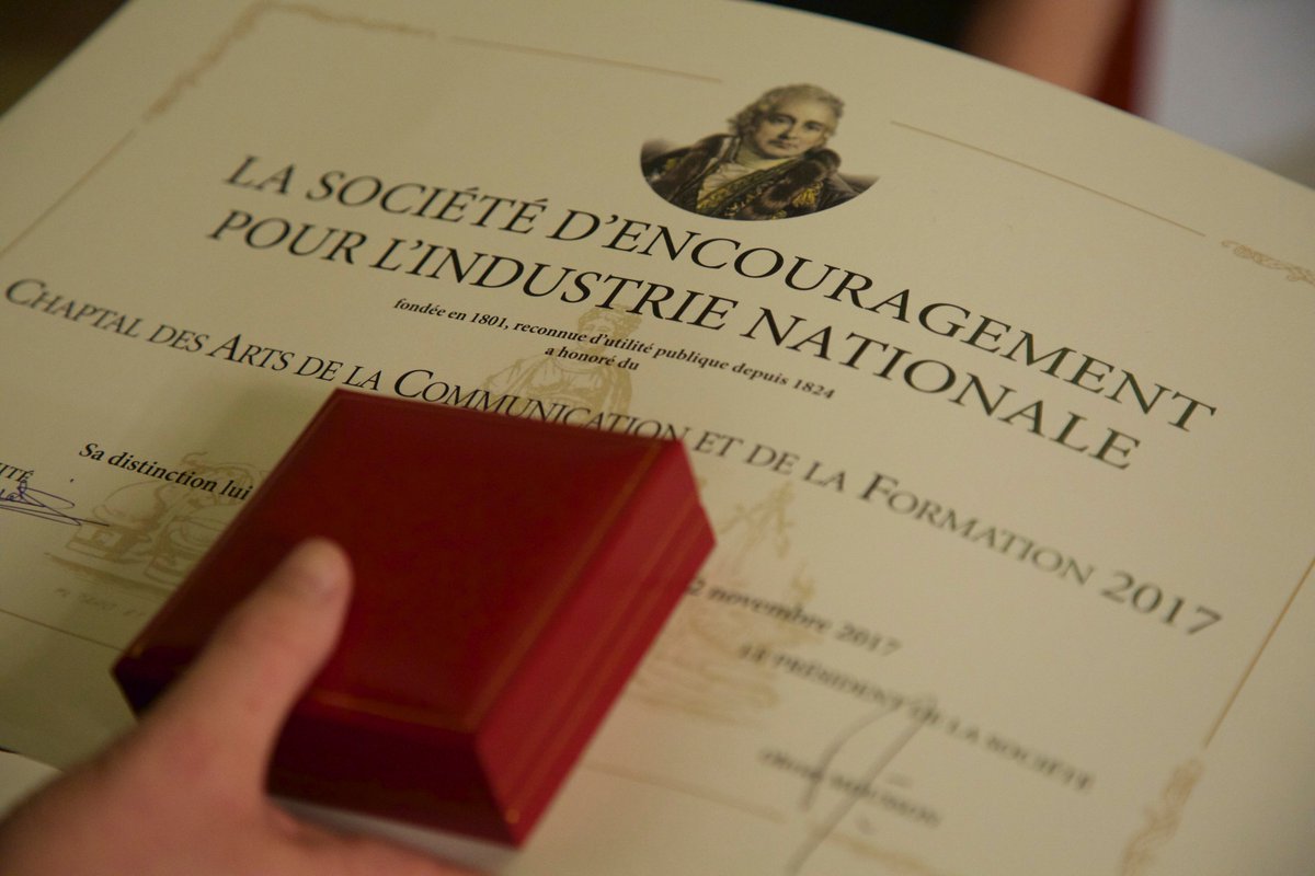 IndustrieFrance's tweet photo. Comité #Communication #CHAPTAL2017 remis à Marin Karmitz @nathanaelka @elish @mk2 "Une autre vision du #Cinéma" #FAMILLE #TRANSMETTRE #VALORISER #CONSERVER @svillaudiere @oliviermousson #HotelIndustrie https://t.co/LYW4iYzWSa