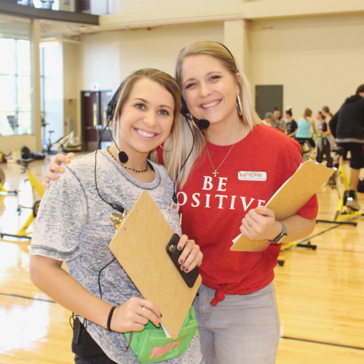 bamatheta's tweet photo. Our Leading Women of the Month for November are seniors @jtravvv and @lovekiersten! Head to Instagram or Facebook to read more ✨ https://t.co/bGwADdbN5y
