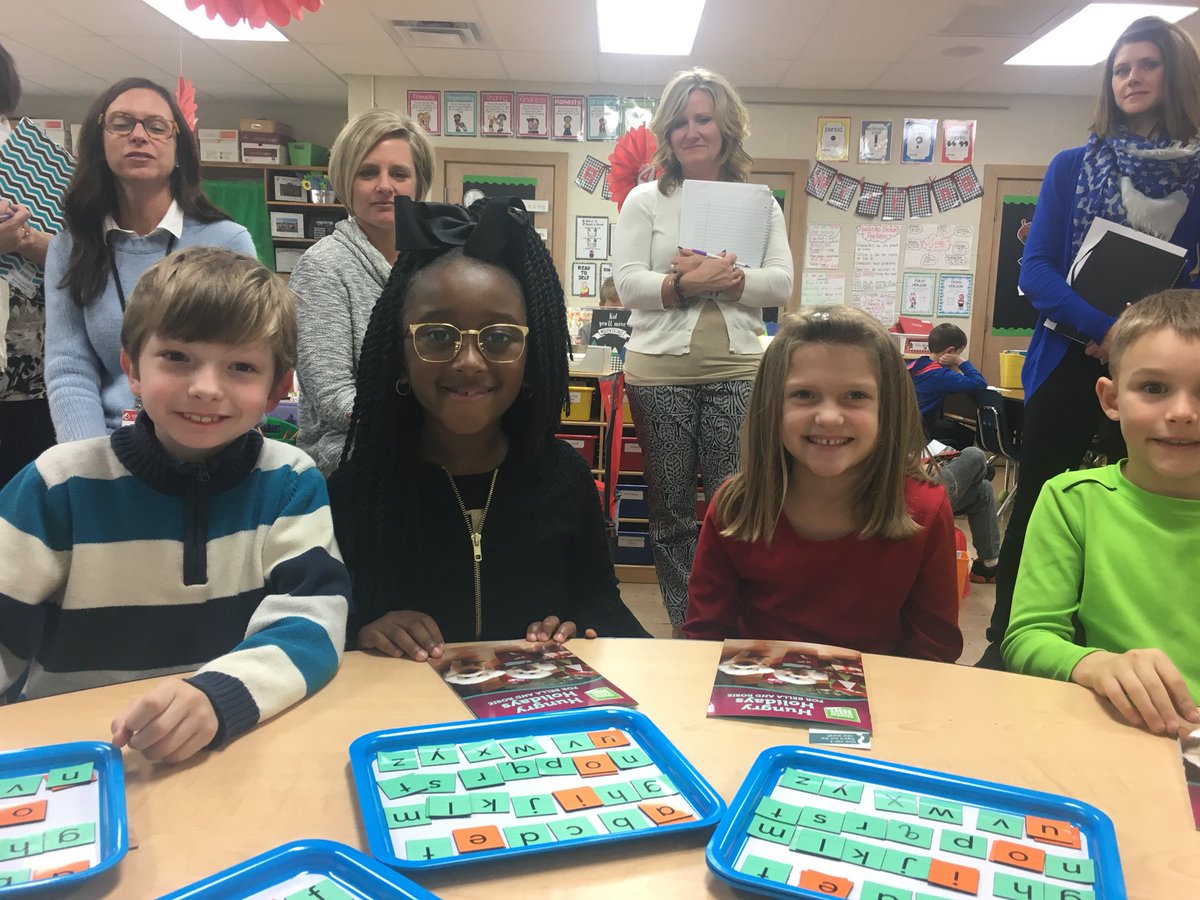 hawley116's tweet photo. Lab classroom! 10 teachers observed guided reading in our classroom! Great work 2nd graders!! You rock! #iteachsecond #labclassroom #gbmyers https://t.co/xvACtJ6vNI