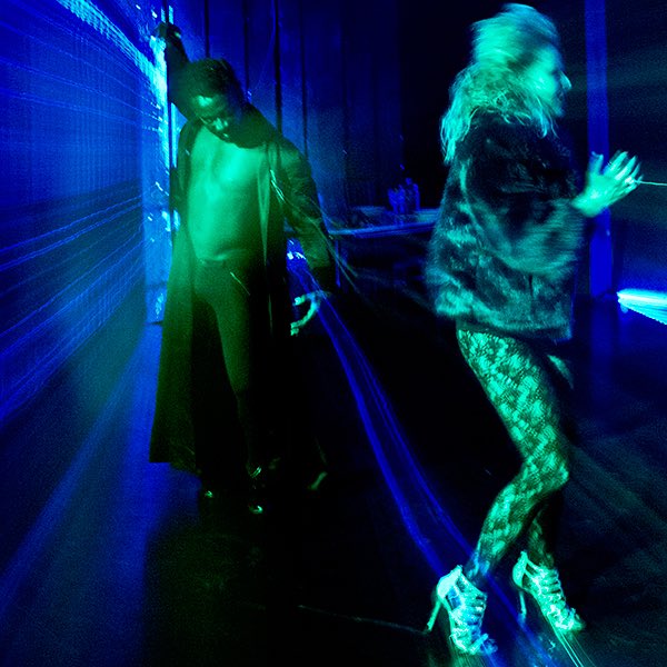 Cuando volver al origen te da todas las claves. Gracias #MikolajBielski <a href="/ReplikaTeatro/">Réplika Teatro</a> por #ElÉxtasisDeLosInsaciables de #Witkiewicz ¿Dónde está la verdad del ser humano? “Hasta los cerdos pueden ser profetas” Únete a este ritual contemporáneo. V y S hasta el 15 de diciembre.💥🎭