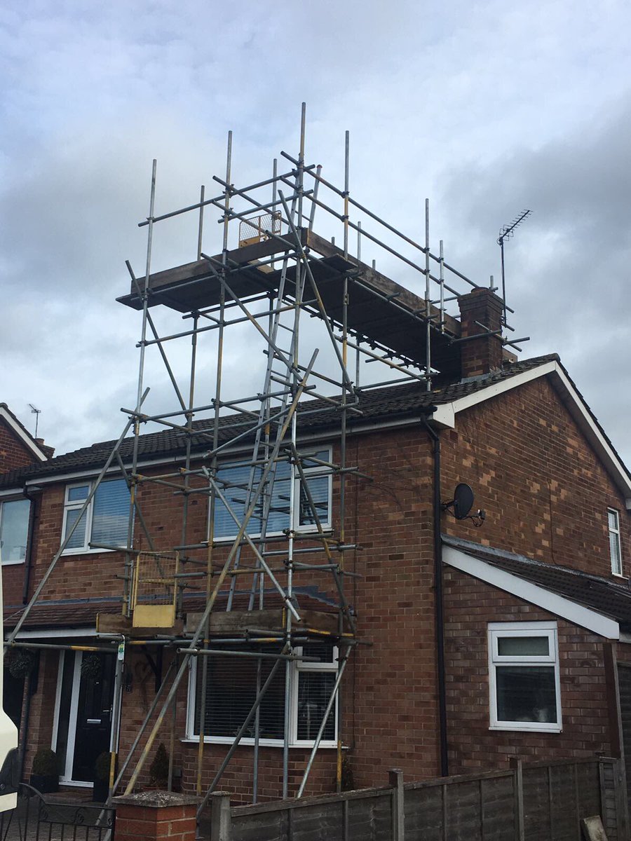 Nice Little chimney scaffold erected today over in York 🔧🔩