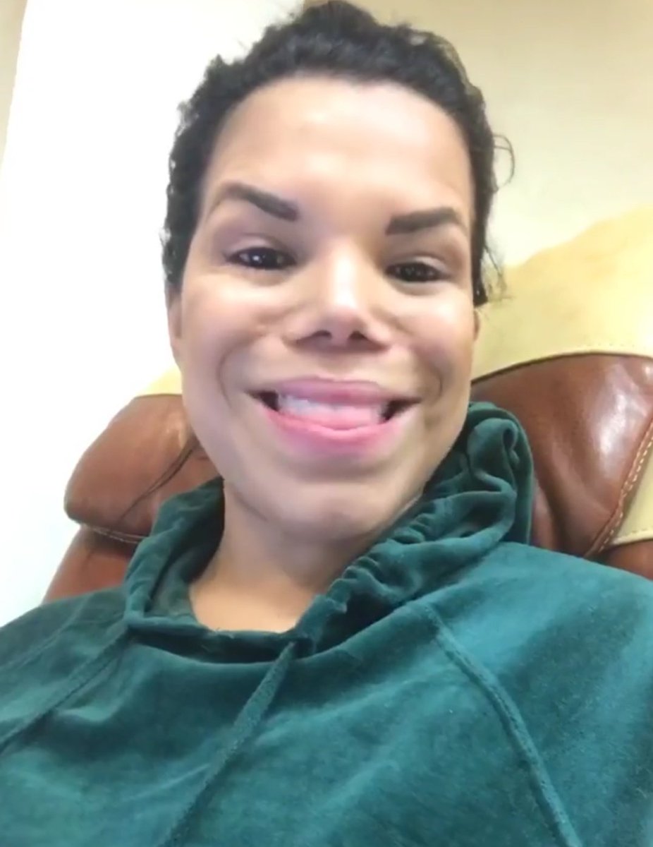 Lovedrought21's tweet photo. Você se acha feia? É porque ainda não viu a day mccarthy que é feia por dentro e por fora https://t.co/g8BMeZM9MT
