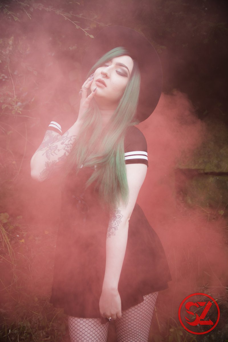 SZCreativeUK's tweet photo. Model - @HollieGotWood ©SZCreativeUK #alternative #model https://t.co/rfNlzjrJ8r