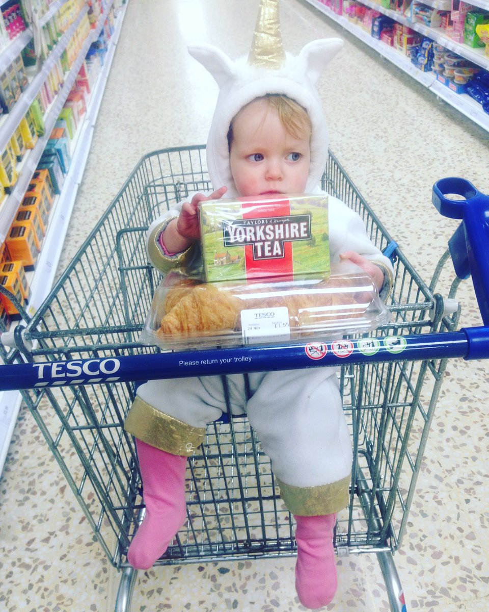 stevierobinson's tweet image. @GapKids my baby wearing a Gap unicorn snowsuit. Bought for my sister in 2002, been worn by 6 babies in that time, #hierloom #likeNew 👶🏼🦄