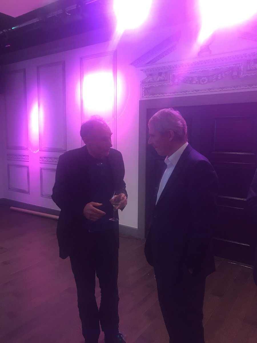 SCROLLcontrol's tweet photo. Dude! Digital royalty! #odi5yo https://t.co/Phcv8lhqZD