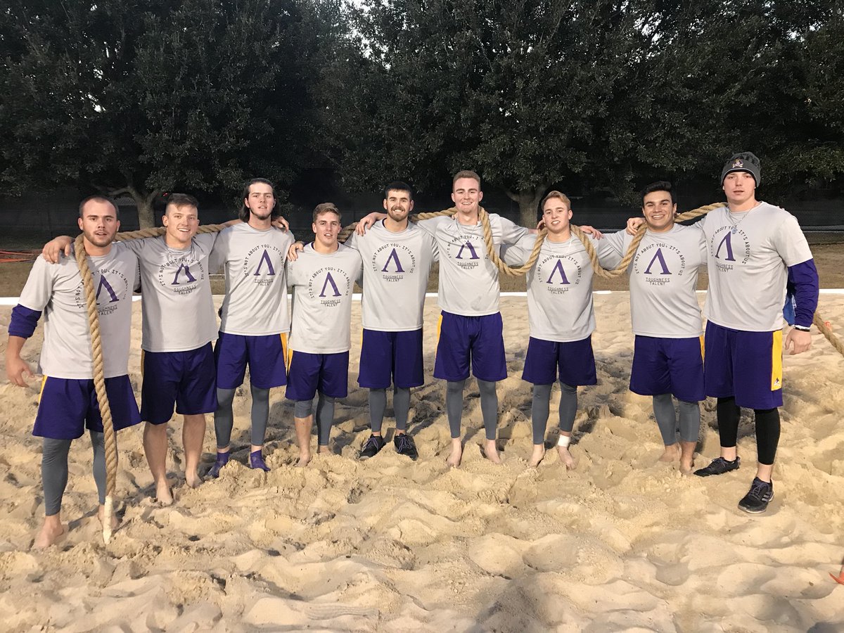 ECUBaseball's tweet photo. That’s two wins Team Wash, if you get to three that’s called a winning streak... it has happened before. #MissionWeek2017 https://t.co/kYrXYTVKu5