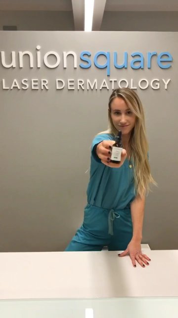 We recommend using a serum for brighter, tighter, and overall better complexion. vogue.com/article/best-f…